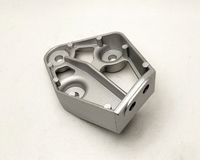 Кронштейн двигателя Ланос, Нексия 1.5 правый Genuine Genuine Parts 96078088