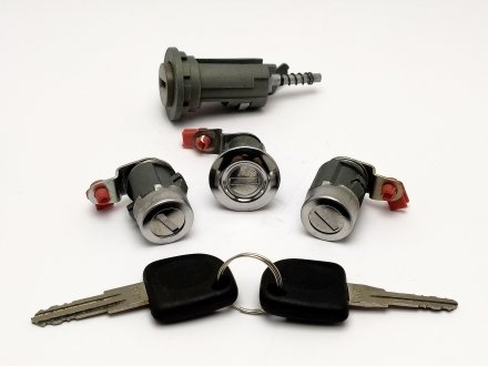 Замок зажигания Матиз с личинками Genuine Parts 96315607 (фото 1)