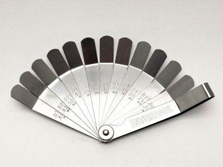 Щуп регулировки клапанов 0,203-0,660 мм изогнутые (12 листов) Intertool AT-0005