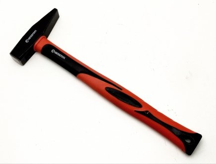 Молоток слесарный 300 гр ручка из фибергласса Intrertool Intertool HT-0203