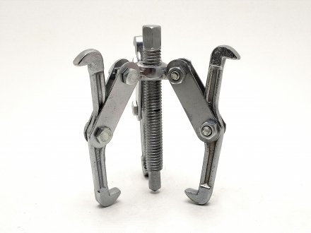 Съемник подшипников 3-х лапый 100 мм Intertool HT-7042 (фото 1)