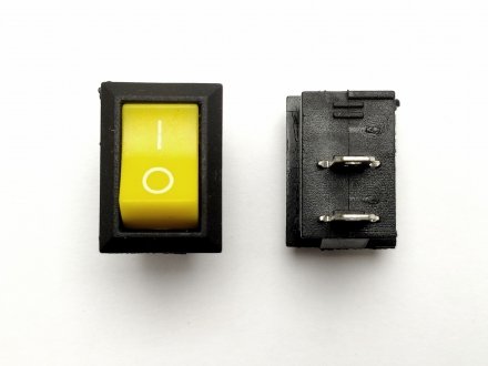 Кнопка ON-OFF прямоугольная малая, желтая КНР Китай 107-1 (фото 1)