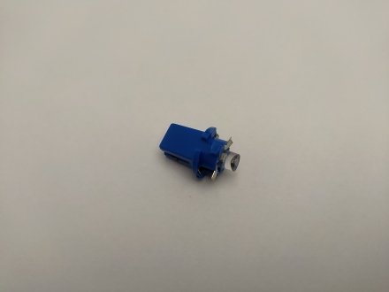 Лампа щитка приборов 2110, иномарка LED B8,3D 1,2W 12V-1LED голубая в сборе спатроном Квант BL-T5-8,3-12V-1LED-P (5мм с патроном) (фото 1)