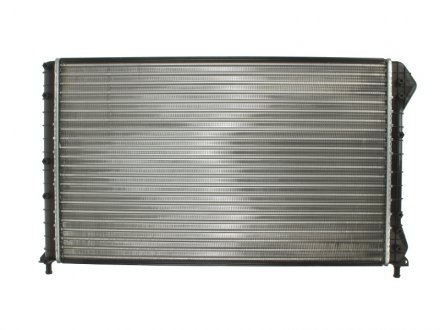 Радиатор охолоджування NISSENS 61766 (фото 1)