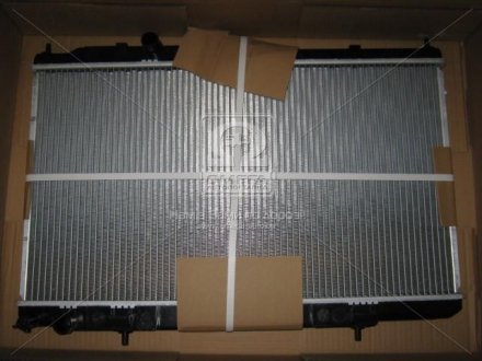 Радиатор охолоджування NISSENS 68751 (фото 1)