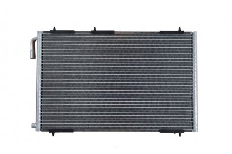 Радиатор кондиціонера (з осушувачем) Peugeot 1.1-2.0 00- NRF 35836 (фото 1)