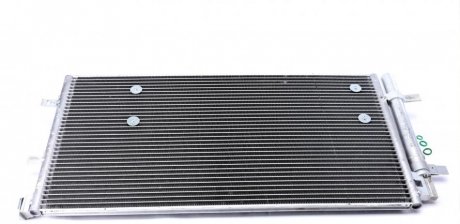Радиатор кондиціонера Audi A4/Q5 1.8TFSI-3.0TDI 07- NRF 35916 (фото 1)