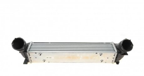 Радиатор інтеркулера BMW 1 (E81/E82/E87/E88)/3 (E90/E91)/X1 (E84) 2.0 04-15 Valeo 818553 (фото 1)
